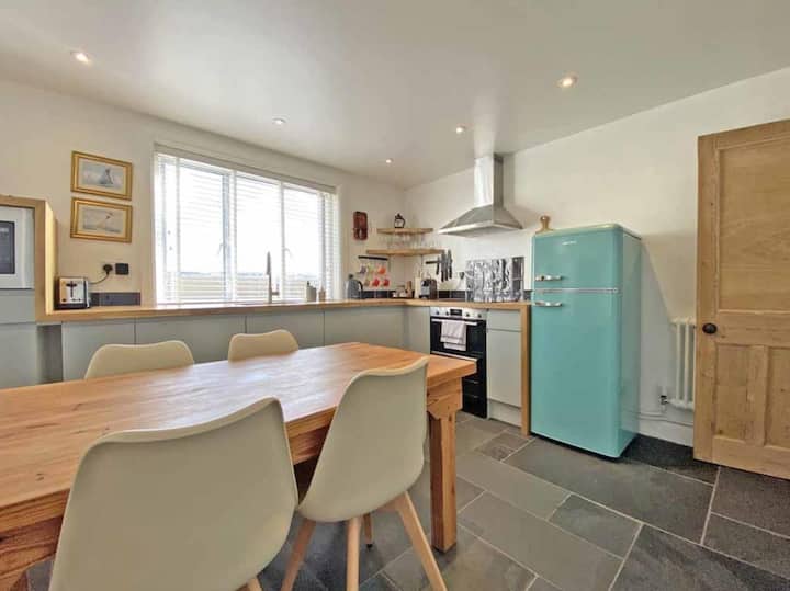 Two Bed Cottage, With Garden - Centre Of Falmouth - Falmouth University - Falmouth Campus