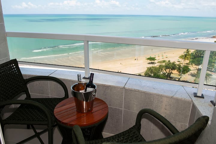 De Frente Para O Mar. Dentro De Um Hotel Radisson - Recife