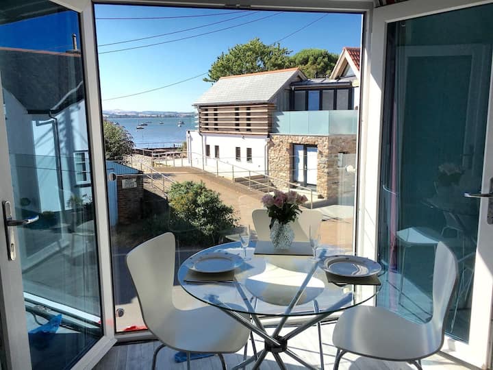 Self-contained Studio With Superb Estuary Views - Exmouth