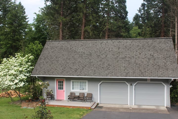 Redwood Guest Suite-cedar Mill, Portland - Beaverton, OR