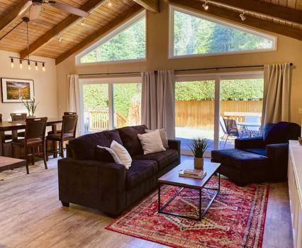 Looking for a vacation rental in Cazadero, CA? Try cozycozy