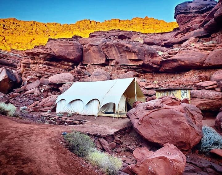 • Moab Glamping Luxury Tent Sleeps 4 - Utah