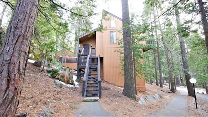"Petro's Place, Shaver Condo.  Minutes From Lake! - Shaver Lake, CA