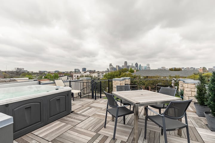 East Uptown Townhome W/ City View - Dallas, TX