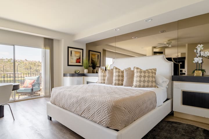 🌴La Costa Resort Château🌴    Luxury Suite For 2 - Carlsbad, CA
