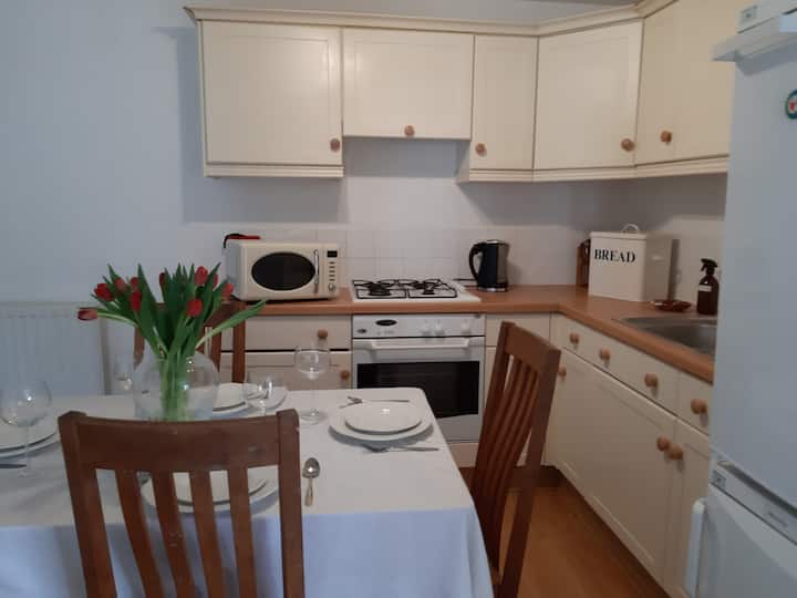 Entire Apartment,  Ground Floor, Bright And Airy, - Rhos on Sea
