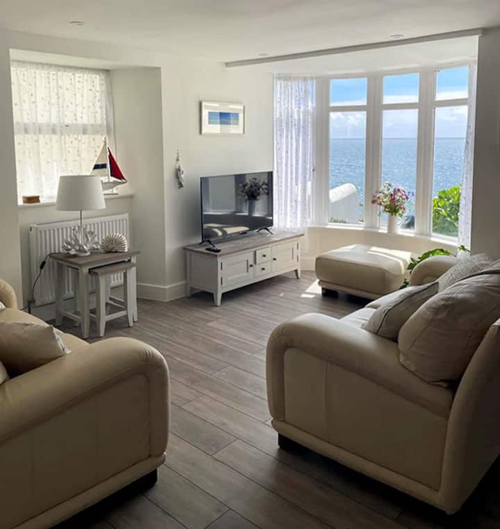 Stunning Sea View 2 Bed Apartment At Porthleven - Helston