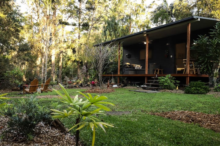 Campbell Cottage In A Secluded Garden Setting - Palmwoods