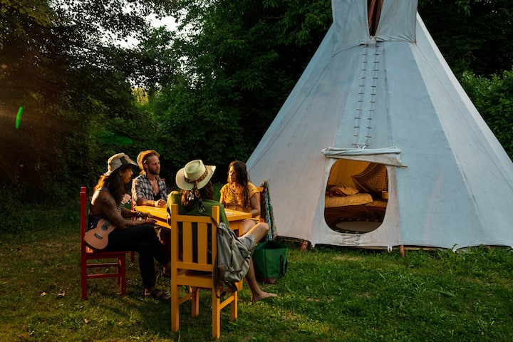Tipi Traditionnel - Camping Au Bord De L’eau - Saint-Cirq-Lapopie