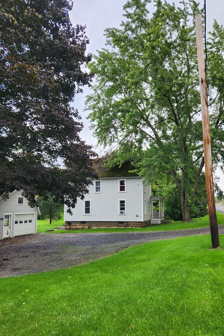 A Simpler Time Country Cottage In Wine Country - Penn Yan, NY