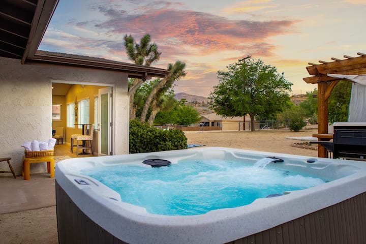 ❤️Joshua Tree Retreat W/ Private Spa And Pool Table - Yucca Valley, CA