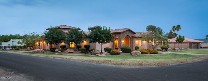 Family Retreat / Country Villa In The City - Chandler, AZ