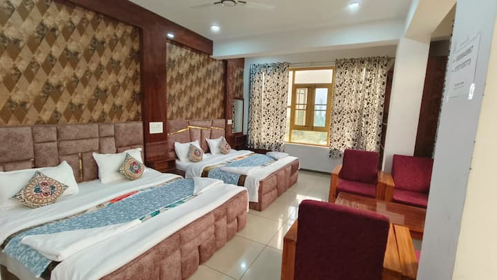 Cottage For A Group Of 10 Adults - Best Stay - Gulmarg