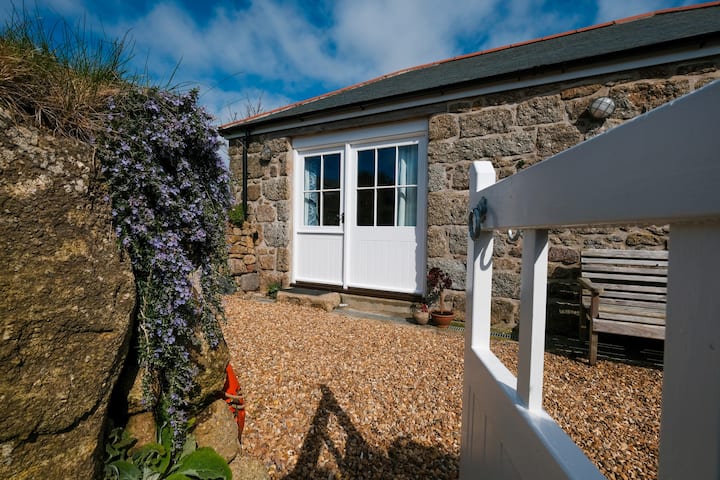 Gorgeous Barn, Just A Walk From Stunning Beach - Porthcurno