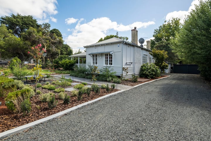 Country Cottage Charm With King Beds - Shire of Donnybrook-Balingup