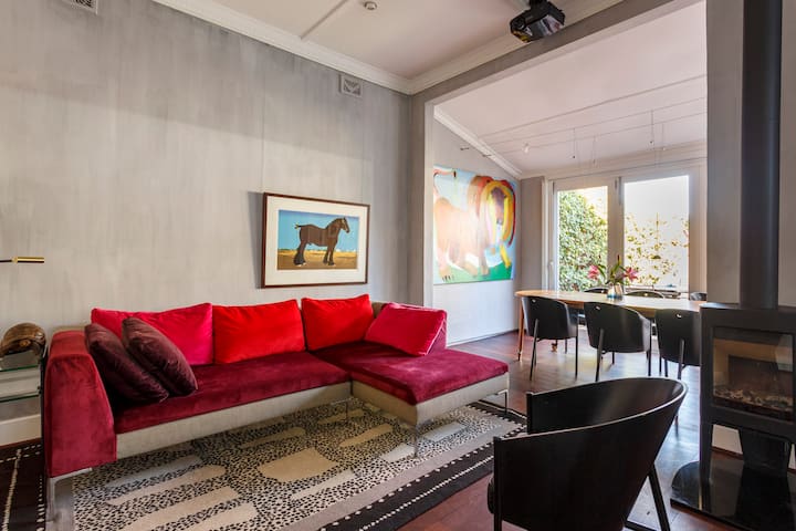 Artistic Beach House - Walk To  Beach And Cafes - Cottesloe