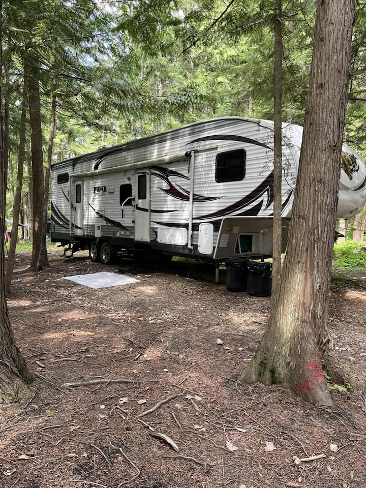 Riverfront Rv Nestled In The Trees Of Sicamous Bc - Sicamous