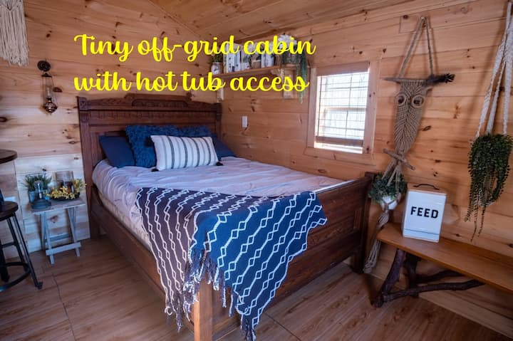 Angie's Country Stargazer Cabin Shared Hot Tub Acc - Fredonia, NY