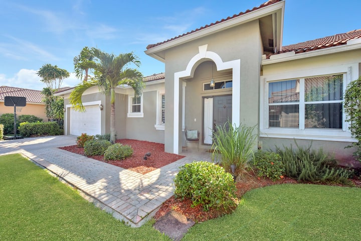 Updated Modern Home With Fenced Yard - Lion Country Safari, Loxahatchee