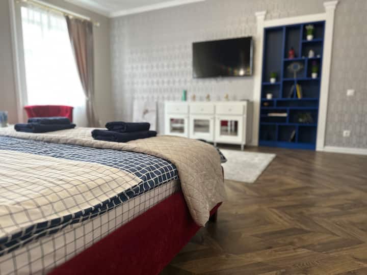 Deluxe Apartment In 1 Min To Main Square - Lviv