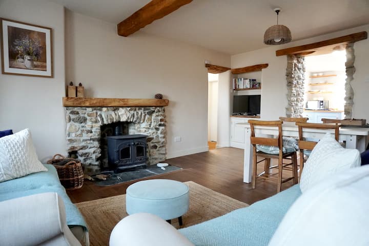 A Lovely Cottage By The River In Colyton - Branscombe