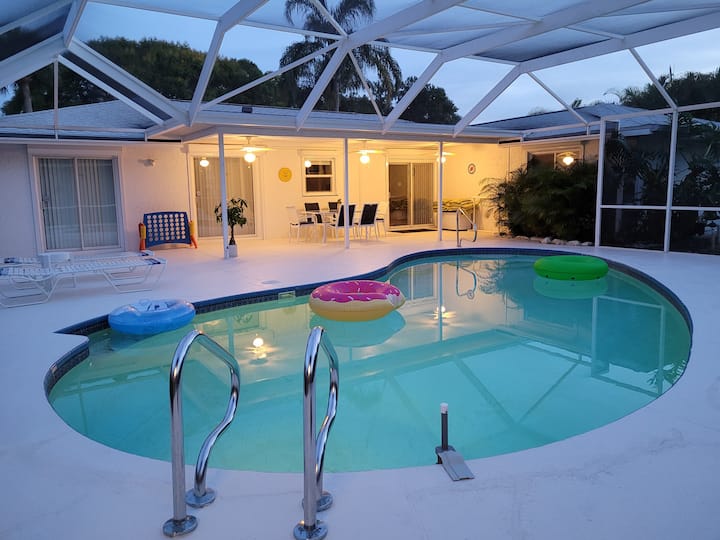 Tropical Getaway W/heated Pool & 2 King Beds - Palm Harbor, FL