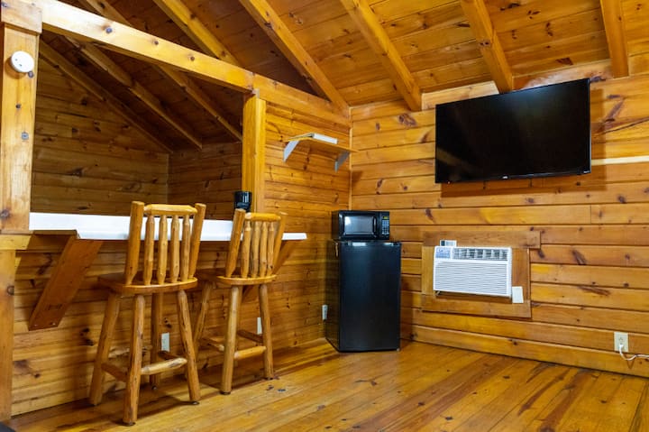 Cozy Cabin - #1 - Bainbridge, OH