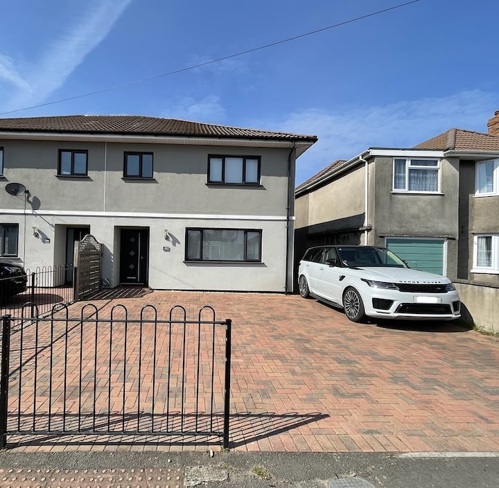 Recently Refurbished Luxurious House - Weston-super-Mare