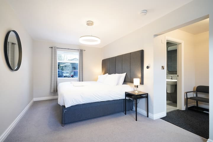 Speedwell Suite At Cheshire Mews - 캐슬턴