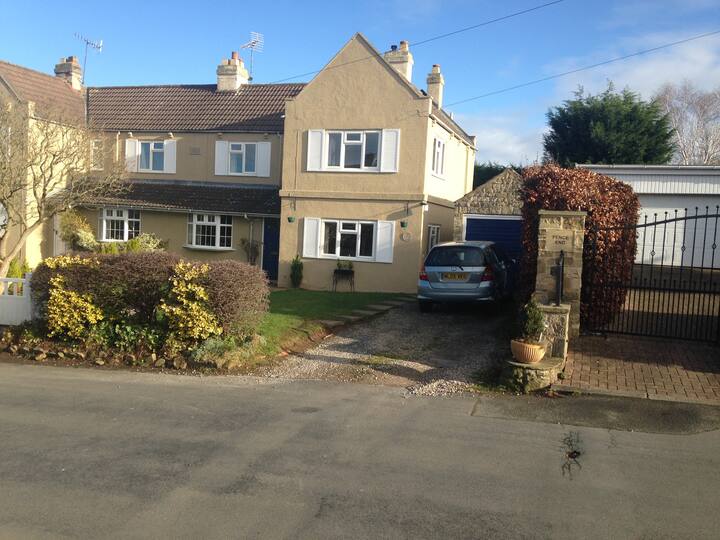 Spacious Quiet 3 Bed Home  In Ideal Location - Wetherby