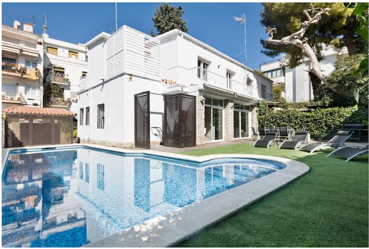 Luxury Villa- Sitges Center Close To The Beach - Sitges