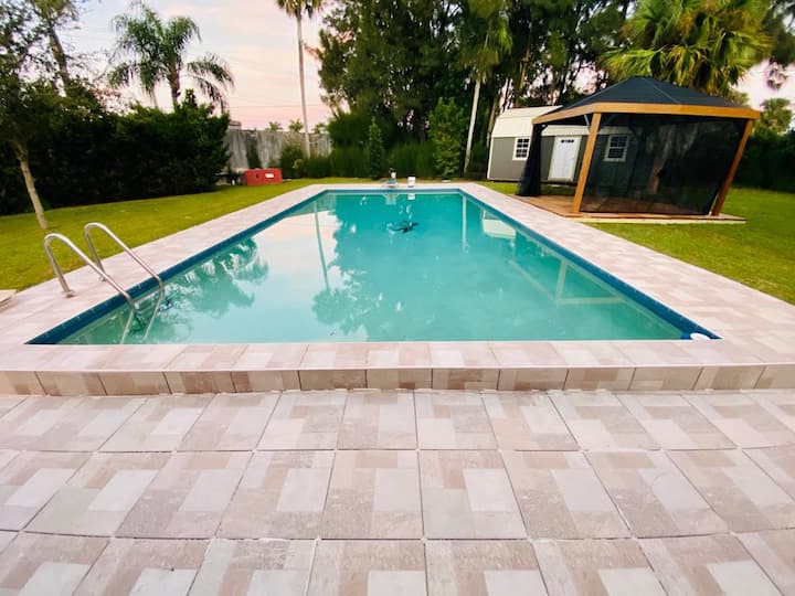 Beautiful Renovate Home Paradise Heated Pool Jacuz - Vero Beach, FL