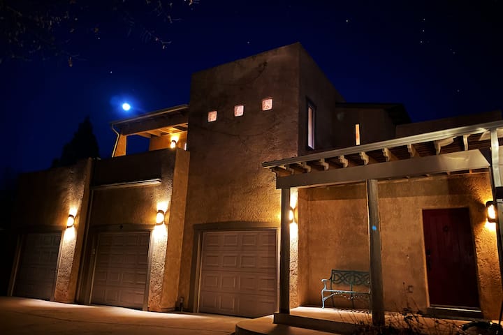 Grand Hacienda✦ Best Home In Old Colorado Springs❣ - Manitou Springs, CO