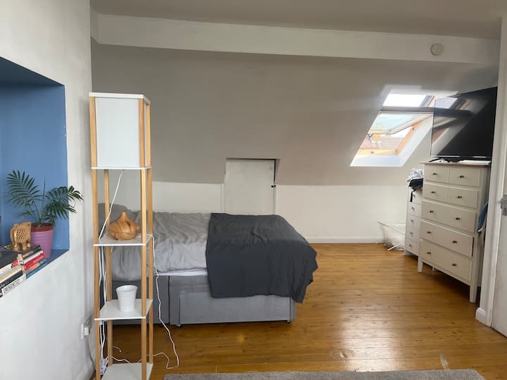 One Bedroom With Private Bathroom - ロンドン, OH
