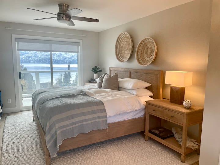 Lakeview/mountainview Close To Beach King Bed - Peachland