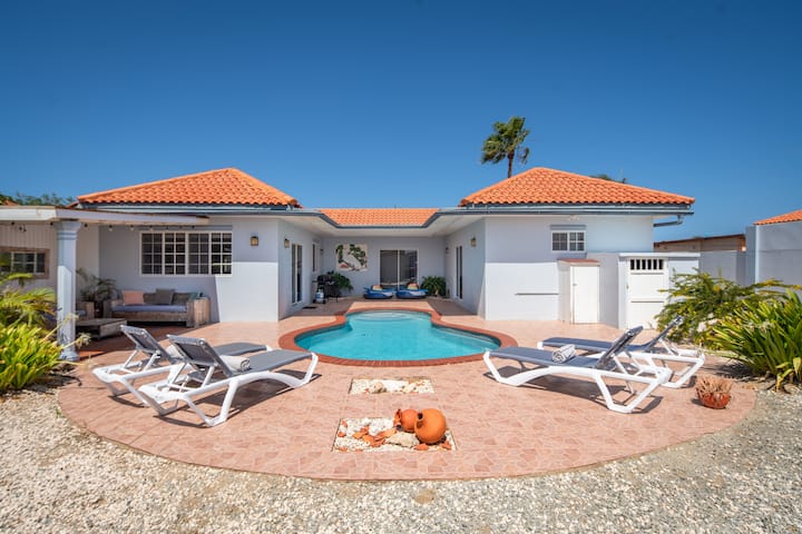 Blue Villa -Pool-close To Beach-free Wifi-king Bed - Aruba