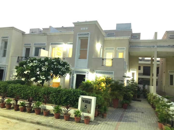 Villa 5, Mohali-spacious & Well Maintained - Sahibzada Ajit Singh Nagar