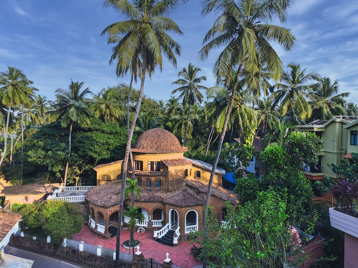 Stunning Villa W Private Pool Near Calangute Beach - Goa