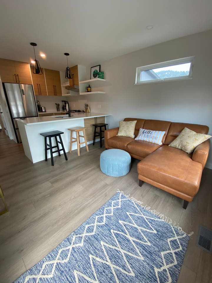 Gateway To Naramata Bench - Executive 2 Bedroom Suite On The Edge Of Town. - Penticton