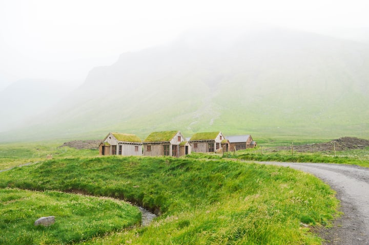 Cosy  Múlafossur Cottage By Waterfall In Gásadalur - Faroe Islands