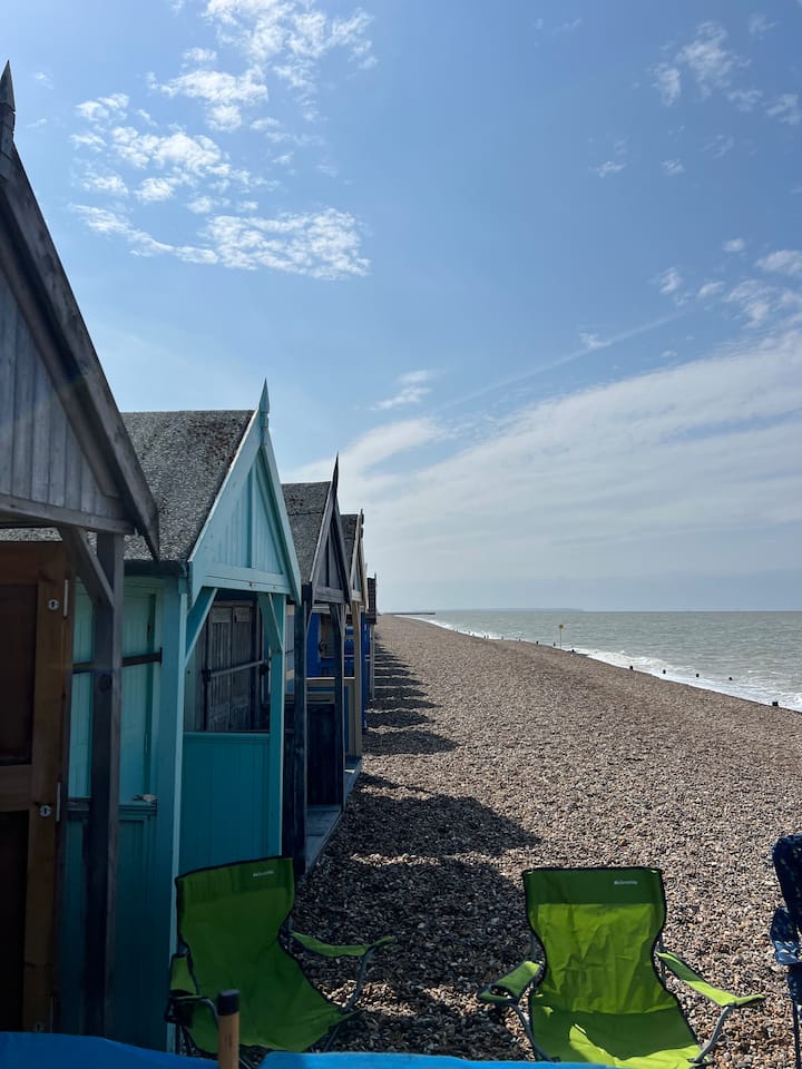 Beach Hut Number 75 (No Overnight Stay) - Herne Bay