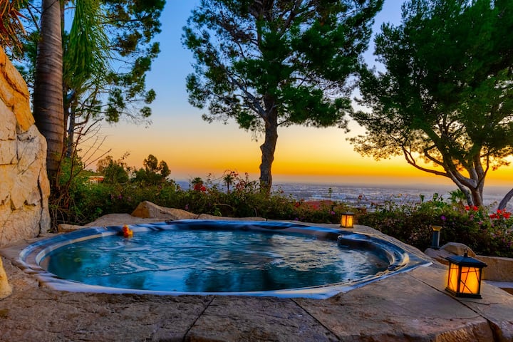 Spectacular Home With Breath Taking Views Of Los Angeles, Heated Or Cold Outdoor Jacuzzi & Waterfall - Downey, CA