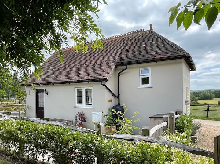 Lovely Kent Cottage With Rural Medway Views - Tonbridge