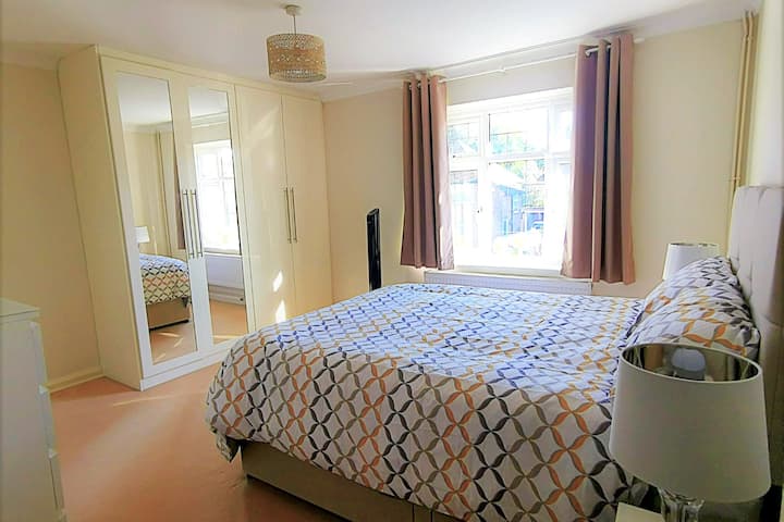 Charming 2 Bedroom Flat - Eastcote 1-3 Ppl - 哈羅
