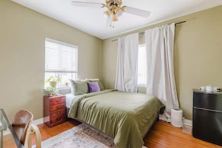Cozy, Relaxing, Conveniently Located Space! - Denver, CO