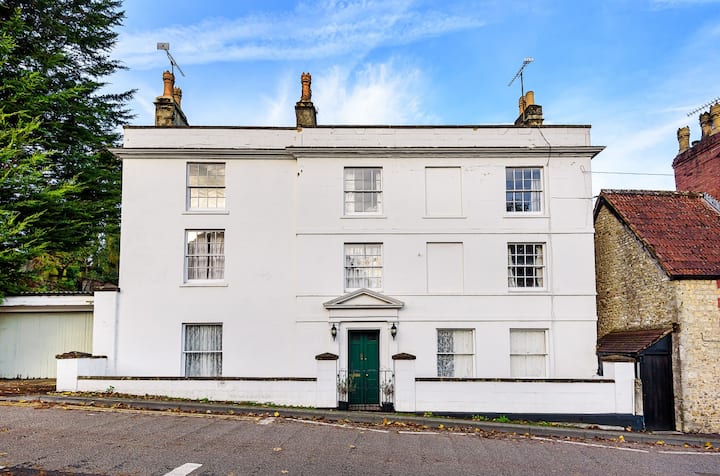 5 Bed Georgian Town Centre Grade Ii  Listed House - Warminster