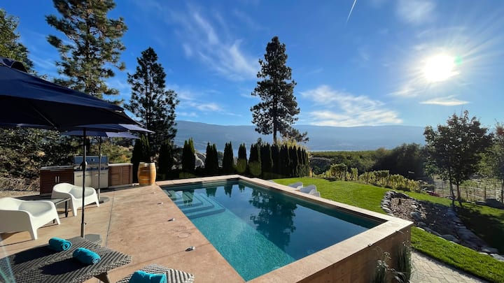 Stunning Lakeview Vineyard With Private Pool - Summerland