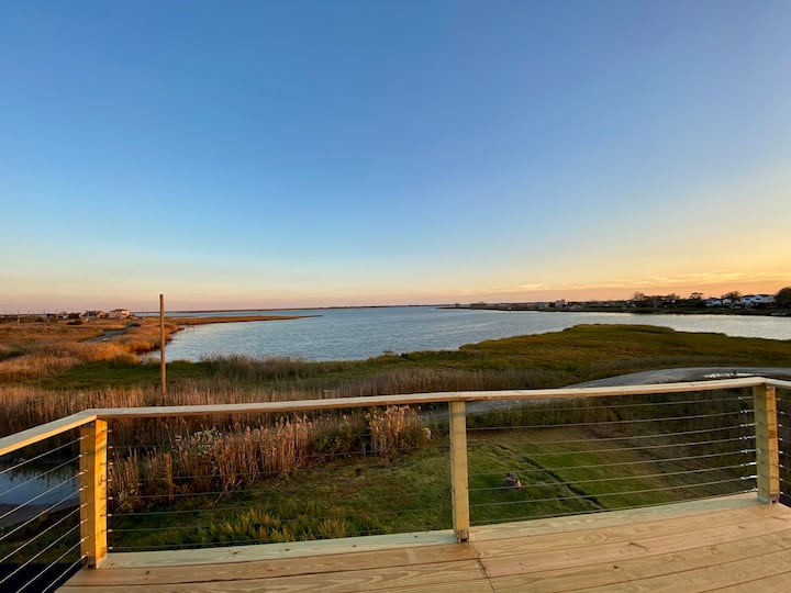 Waterfront Home With Amazing Views - Mastic Beach