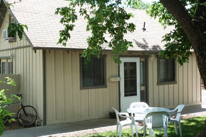 Sweet Little Cottage , So Charming!! - Flagstaff, AZ
