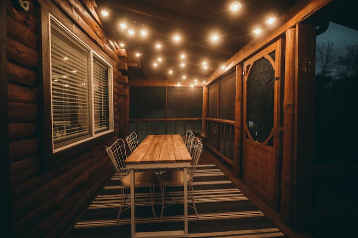 Walnut Creek Cabin: Modern + Rustic Luxury Getaway - Wisconsin